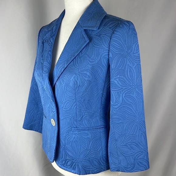 Talbots Blue Floral Embroidered Embossed
Print Blazer - Picture 3 of 8